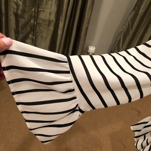 Cream and black high low blouse - Picture 4 of 4